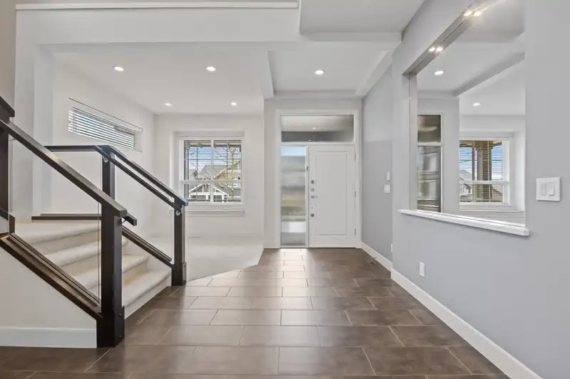 1511 DAYTON STREET - photo 2 of 40