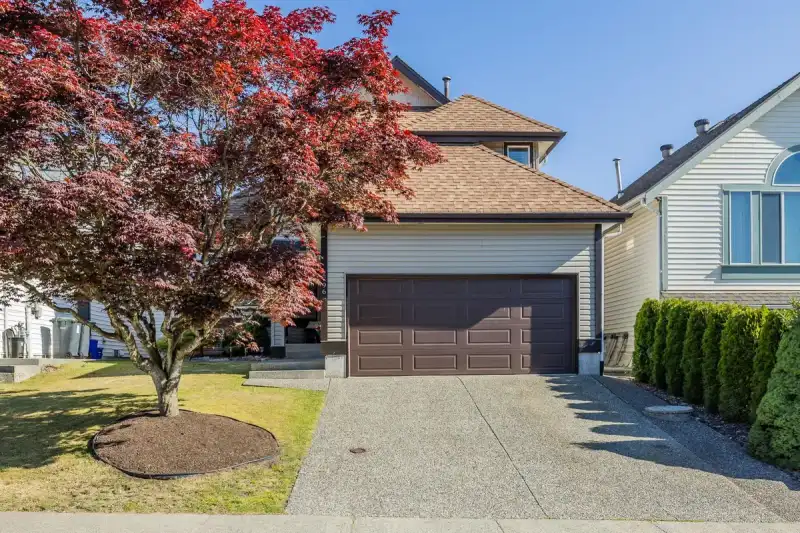 2796 GOLDSTREAM CRESCENT - photo 1 of 40
