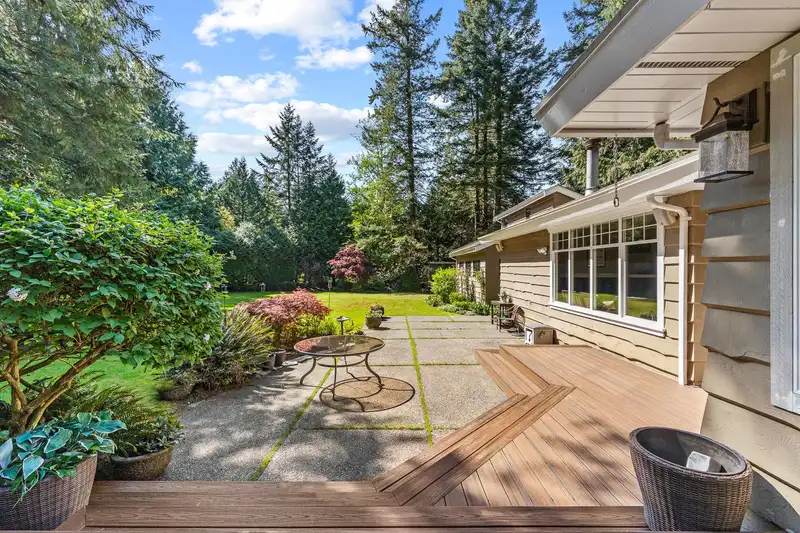 13666 30 AVENUE - photo 4 of 40