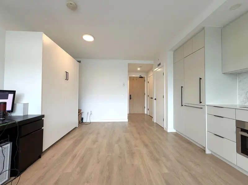 303 13685 102 AVENUE - photo 2 of 20