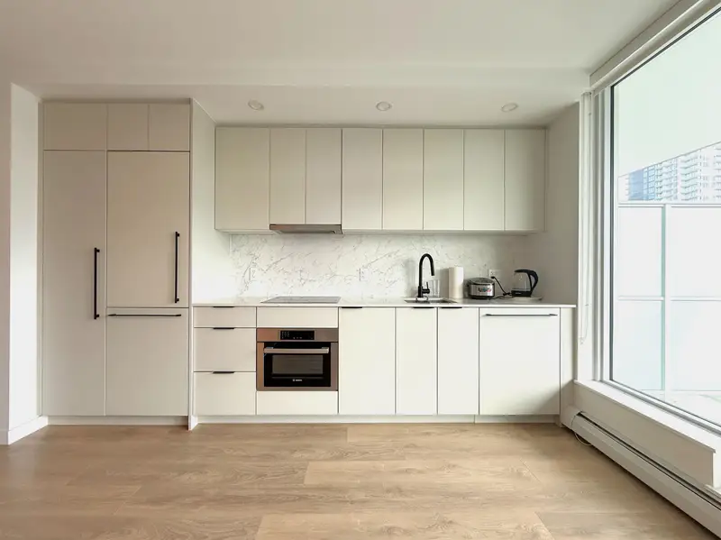 303 13685 102 AVENUE - photo 4 of 20