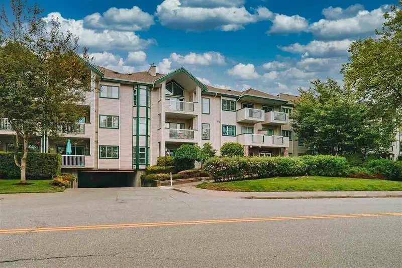 103 13911 70 AVENUE - photo 3 of 10