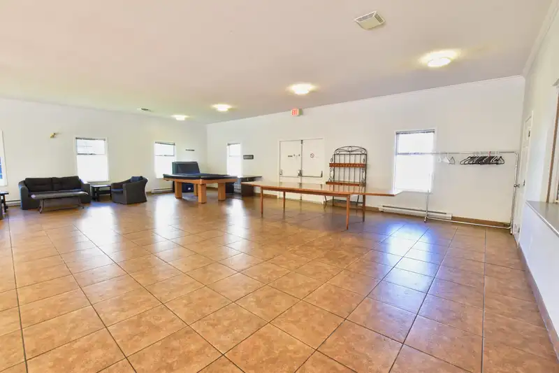 103 13911 70 AVENUE - photo 4 of 10