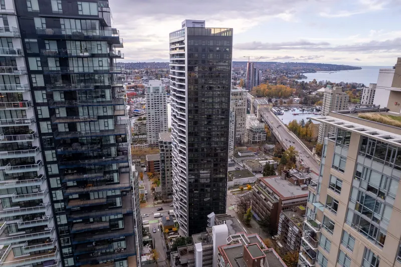 708 889 PACIFIC STREET - photo 3 of 25