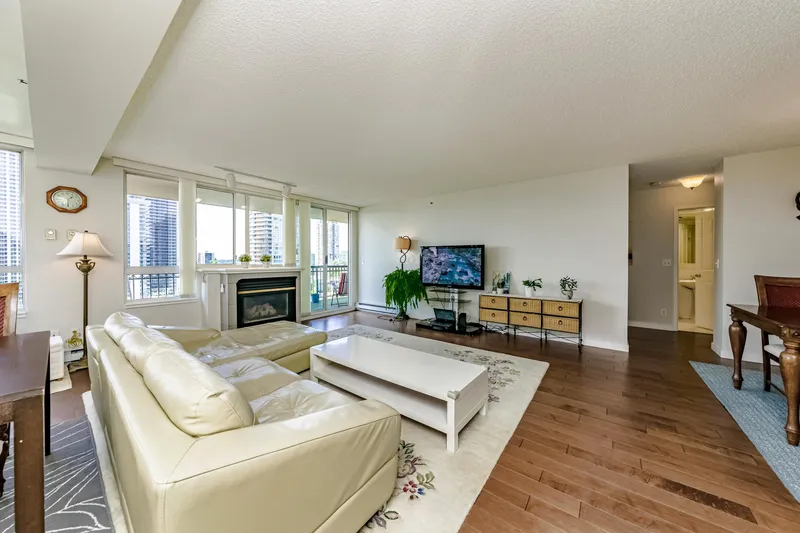 1503 545 AUSTIN AVENUE - photo 3 of 25