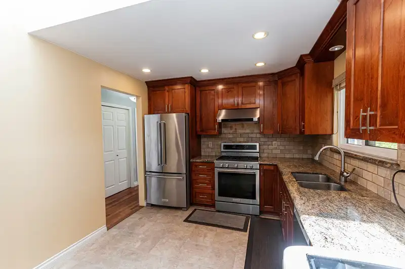 6675 WADE ROAD - photo 4 of 36