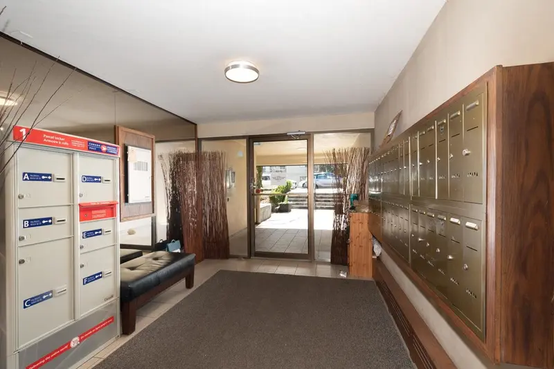 307 825 E 7TH AVENUE - photo 4 of 25