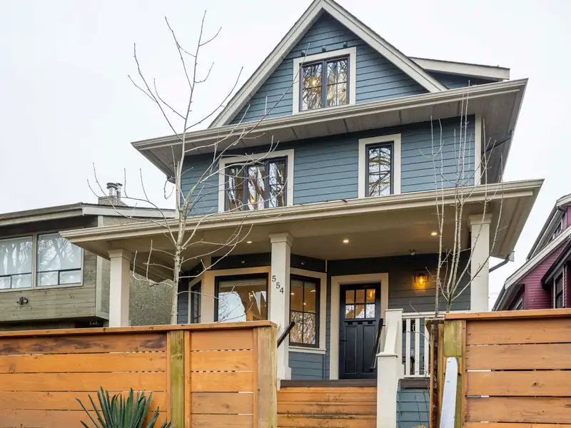 554 E 10TH AVENUE - photo 1 of 32