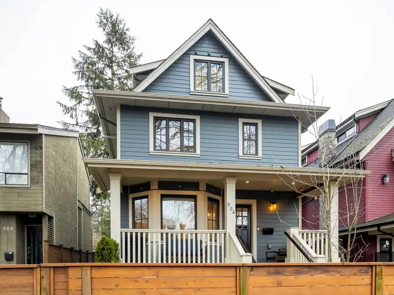 554 E 10TH AVENUE - photo 2 of 32