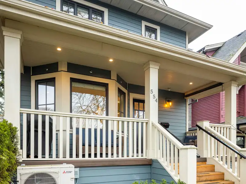 554 E 10TH AVENUE - photo 3 of 32