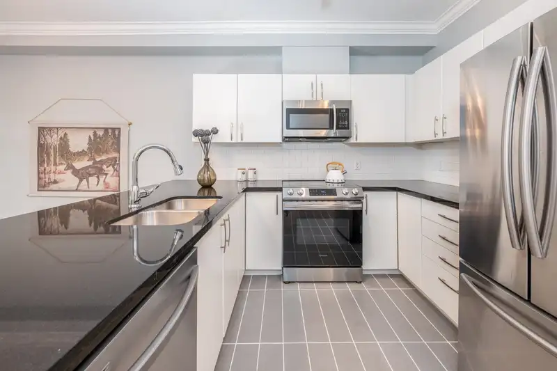 105 7339 MACPHERSON AVENUE - photo 3 of 23