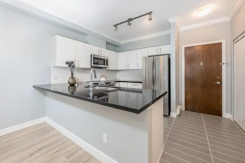 105 7339 MACPHERSON AVENUE - photo 4 of 23