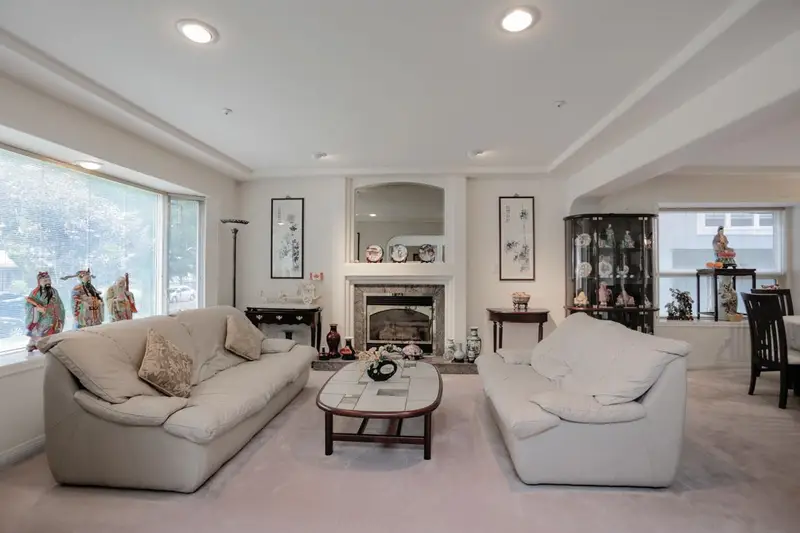 6333 BUTLER STREET - photo 4 of 21