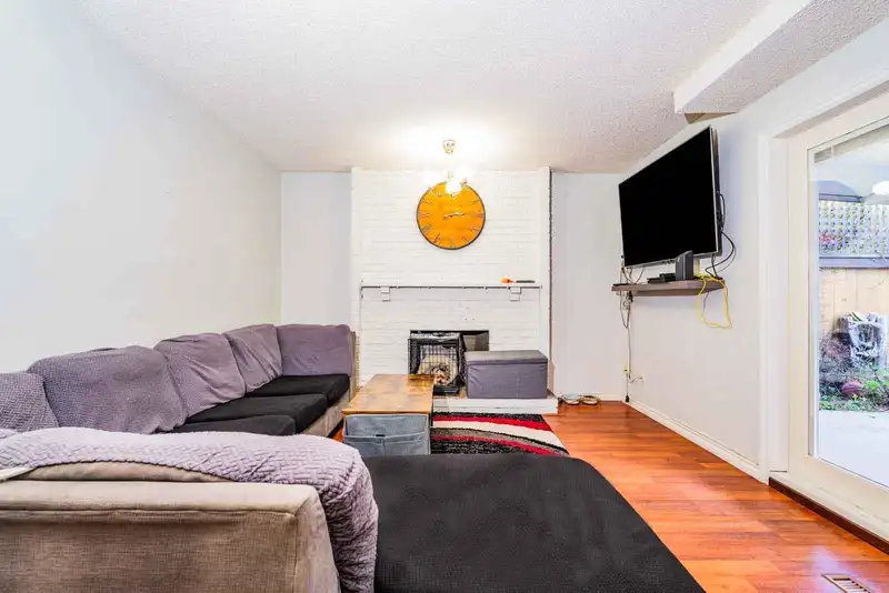 9366 KINGSLEY CRESCENT - photo 2 of 39