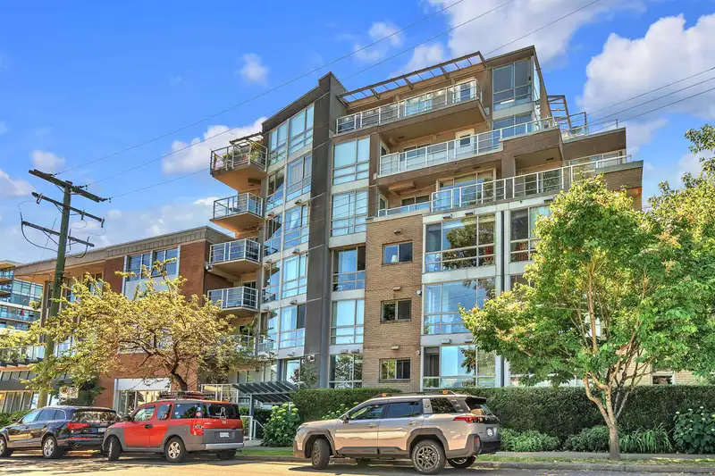 403 1818 WEST 6TH AVENUE - photo 1 of 37