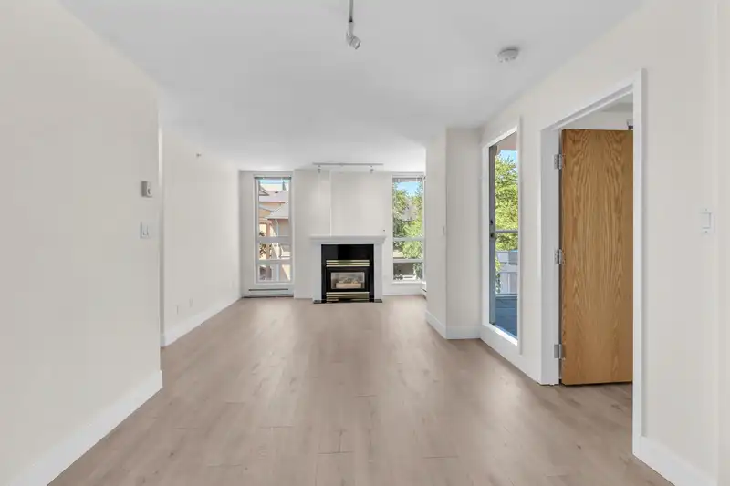 403 1818 WEST 6TH AVENUE - photo 4 of 37