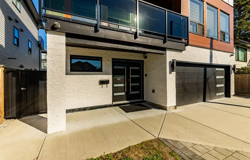 23065 117 AVENUE - photo 3 of 39