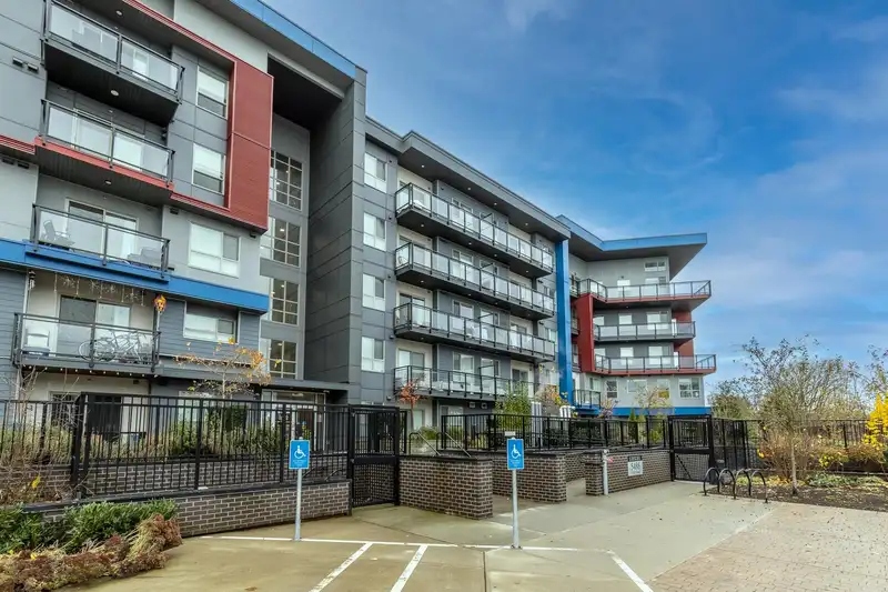 205 5486 199A STREET - photo 2 of 29