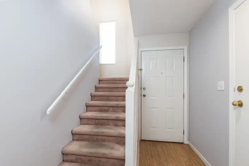 231 13725 72A AVENUE - photo 4 of 33