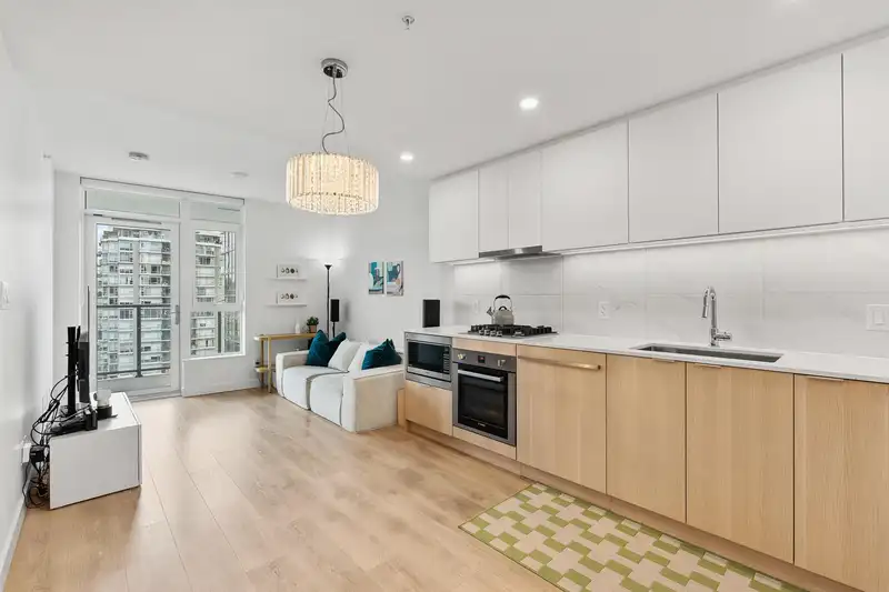 1308 308 ALDERSON AVENUE - photo 3 of 30