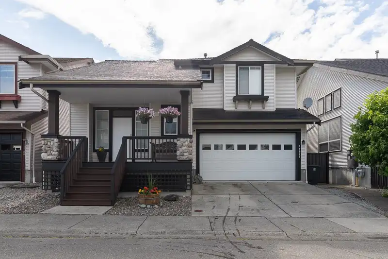 11891 ORCHARD LANE - photo 1 of 40