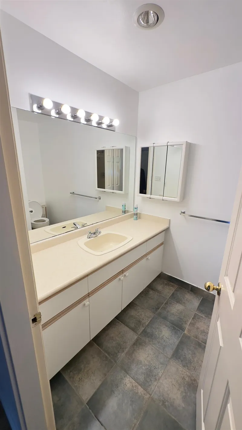 506 12101 80 AVENUE - photo 2 of 8