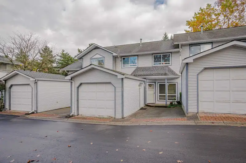147 15353 105 AVENUE - photo 1 of 27