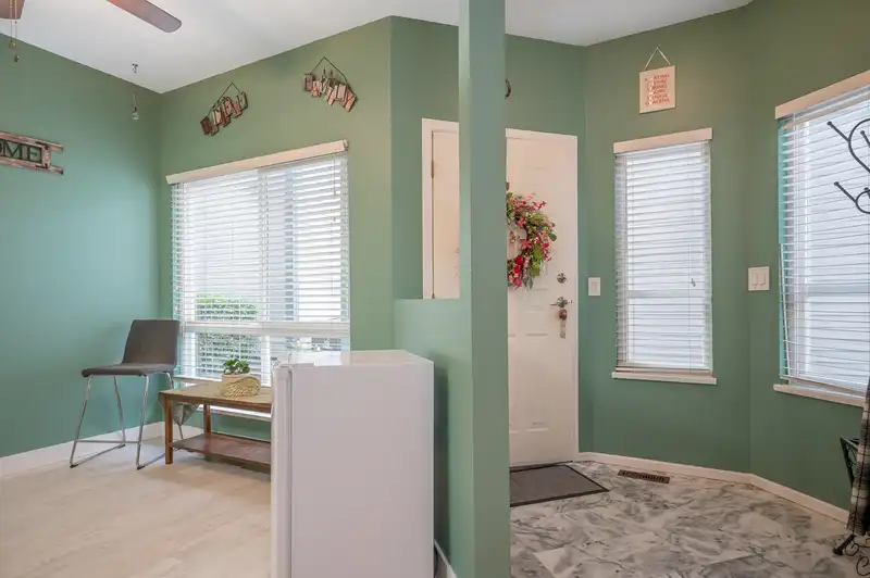147 15353 105 AVENUE - photo 3 of 27