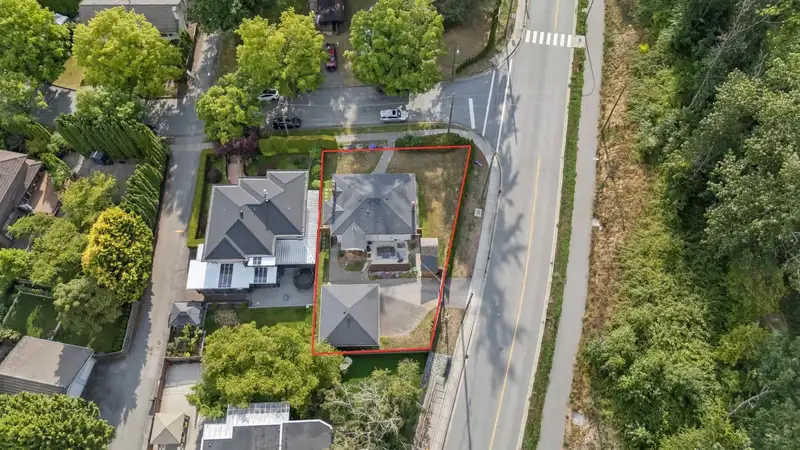 2510 CAMROSE DRIVE - photo 3 of 40