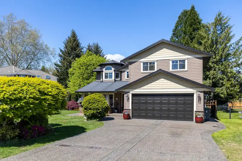 20497 94 AVENUE - photo 4 of 40