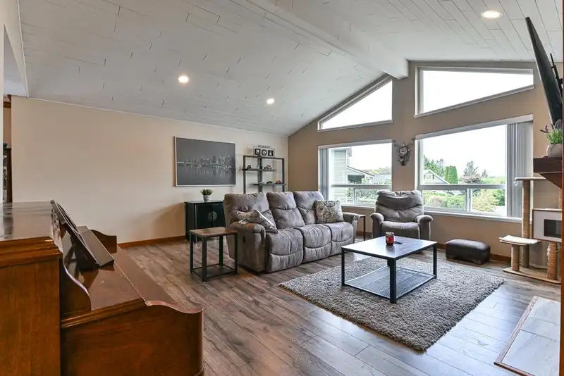 5024 201 STREET - photo 2 of 40