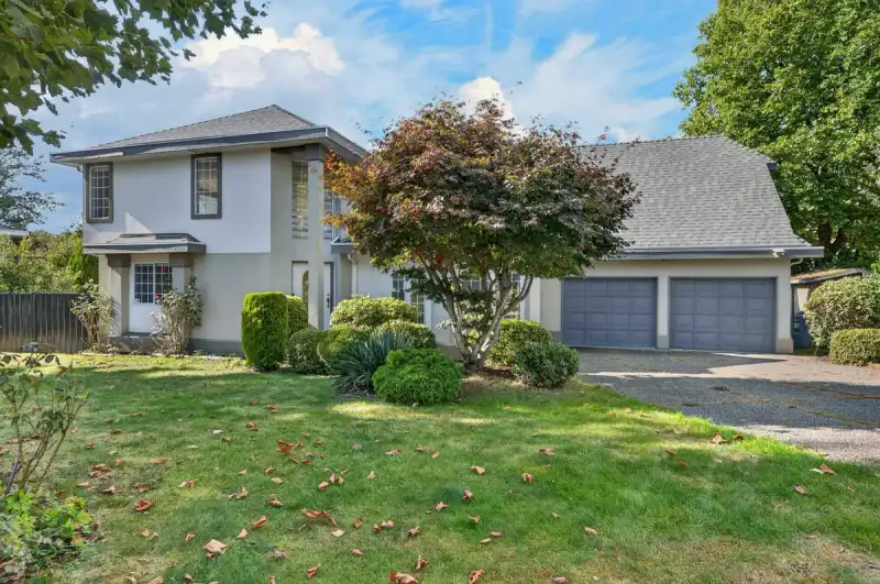 14168 85A AVENUE - photo 1 of 25
