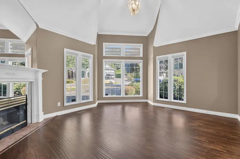 14168 85A AVENUE - photo 4 of 25