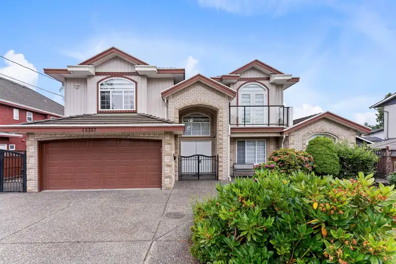 12257 97TH AVENUE - photo 1 of 40