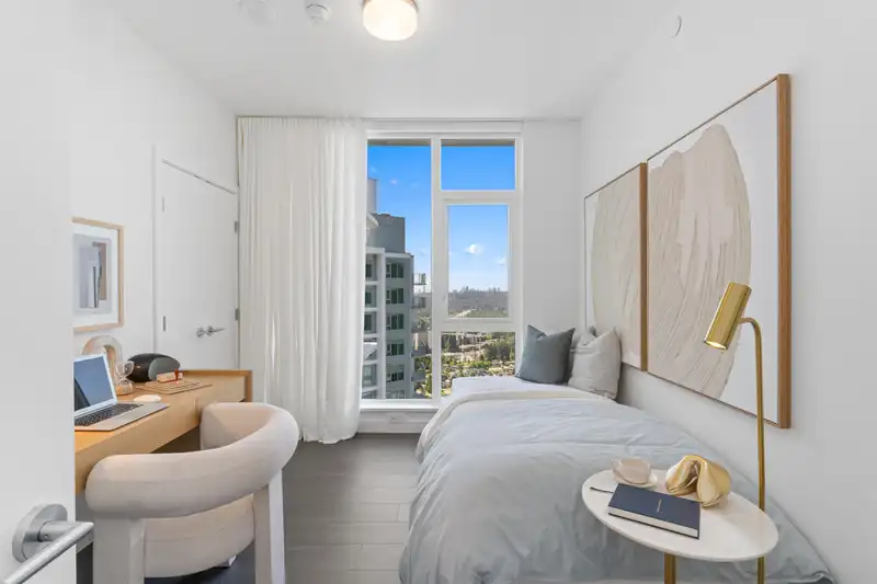 1608 518 CLARKE ROAD - photo 4 of 6