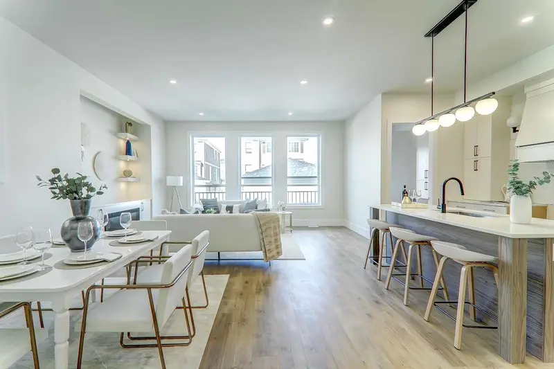 20661 76 AVENUE - photo 2 of 25