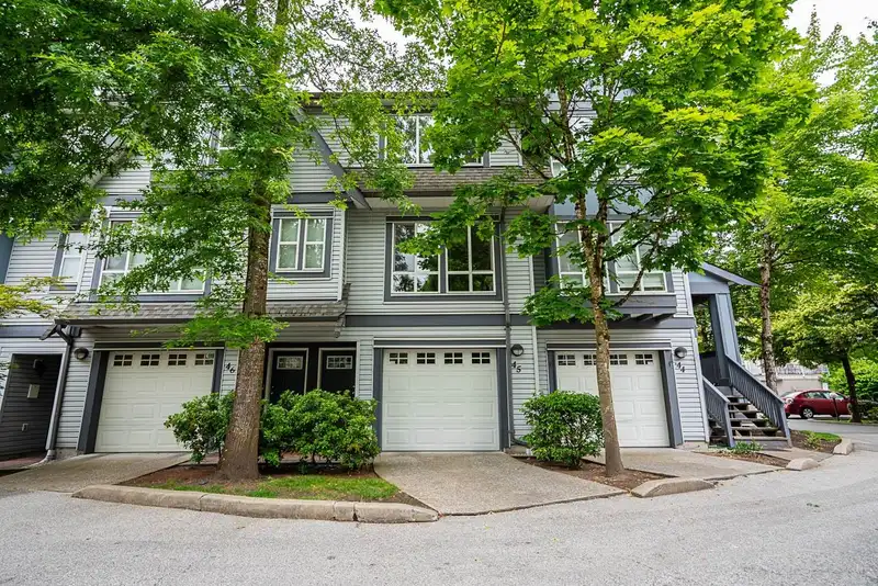 45 16388 85 AVENUE - photo 1 of 33