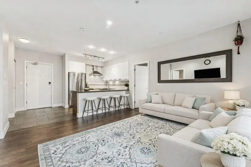 302 1273 MARINE DRIVE - photo 4 of 25