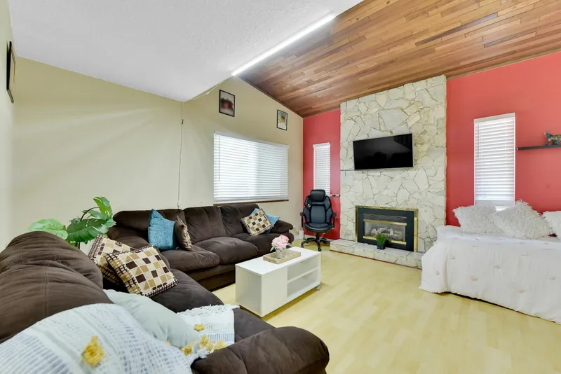 7390 129 STREET - photo 3 of 25