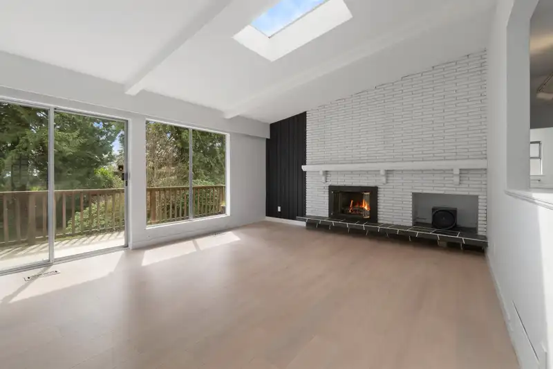 1177 E 15TH STREET - photo 3 of 40