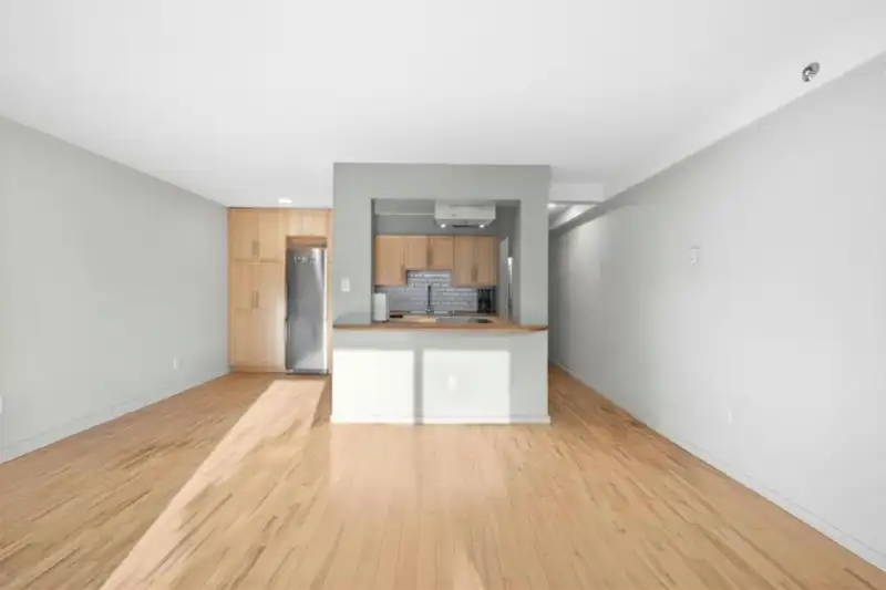 104 1549 KITCHENER STREET - photo 2 of 23