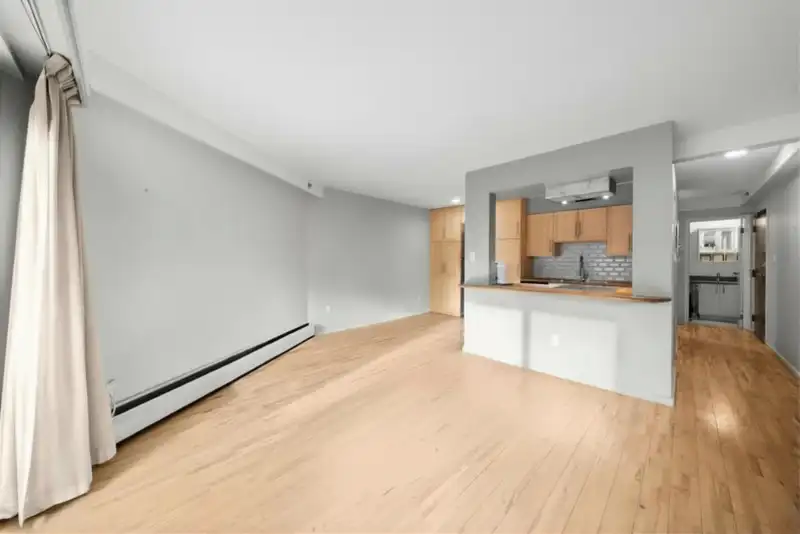 104 1549 KITCHENER STREET - photo 3 of 23