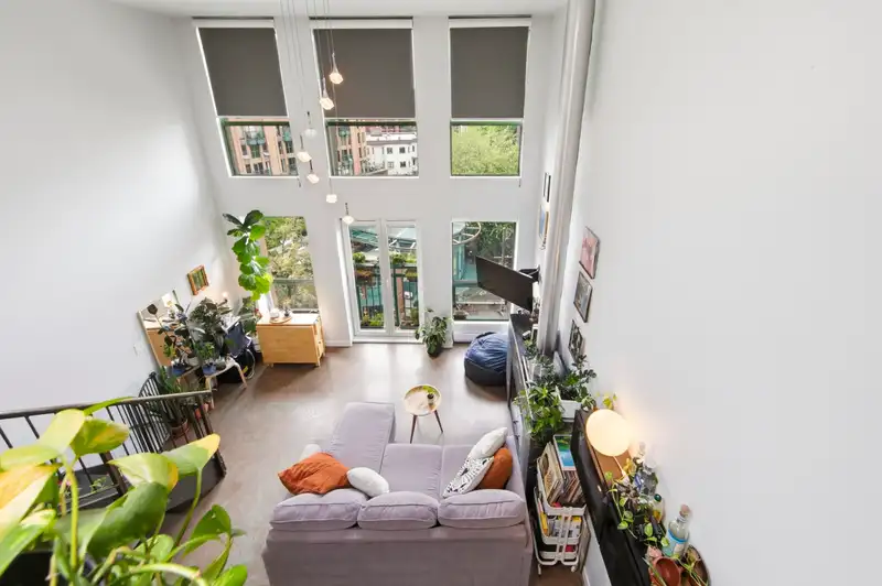 504 1 E CORDOVA STREET - photo 1 of 31