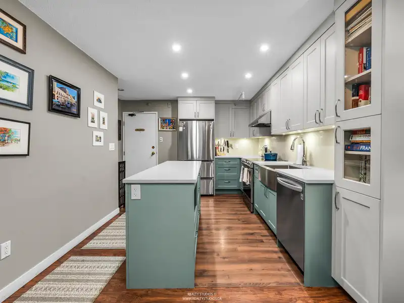 319 1500 PENDRELL STREET - photo 2 of 37