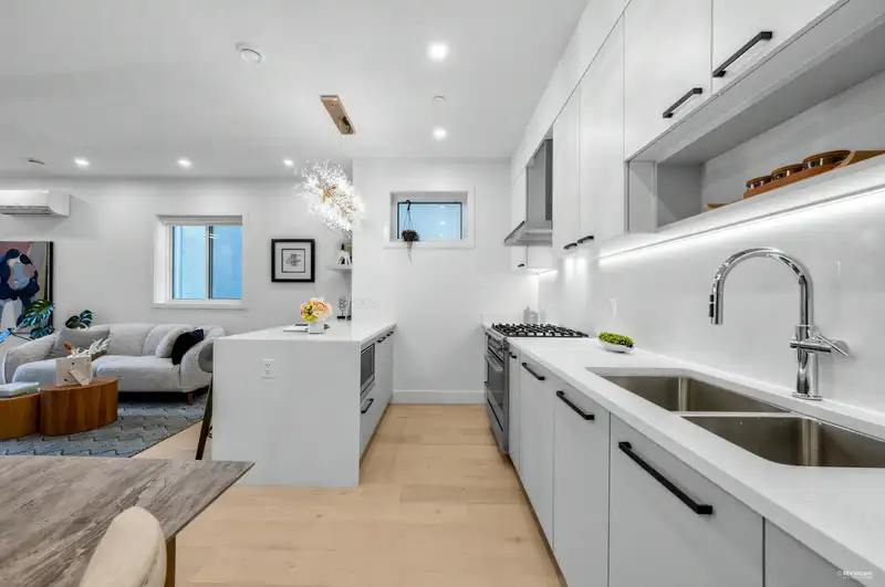 3172 W 26TH AVENUE - photo 4 of 39