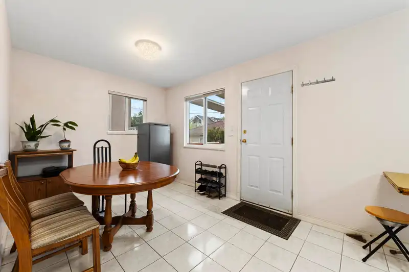 2779 GRAVELEY STREET - photo 2 of 40