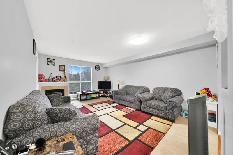 311 13780 76 AVENUE - photo 3 of 12
