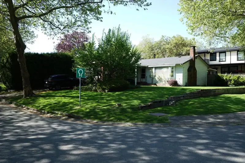 13339 SUTTON PLACE - photo 2 of 2