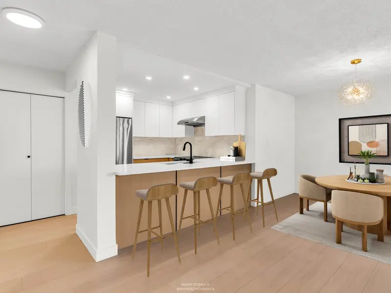 1003 1135 QUAYSIDE DRIVE - photo 1 of 12