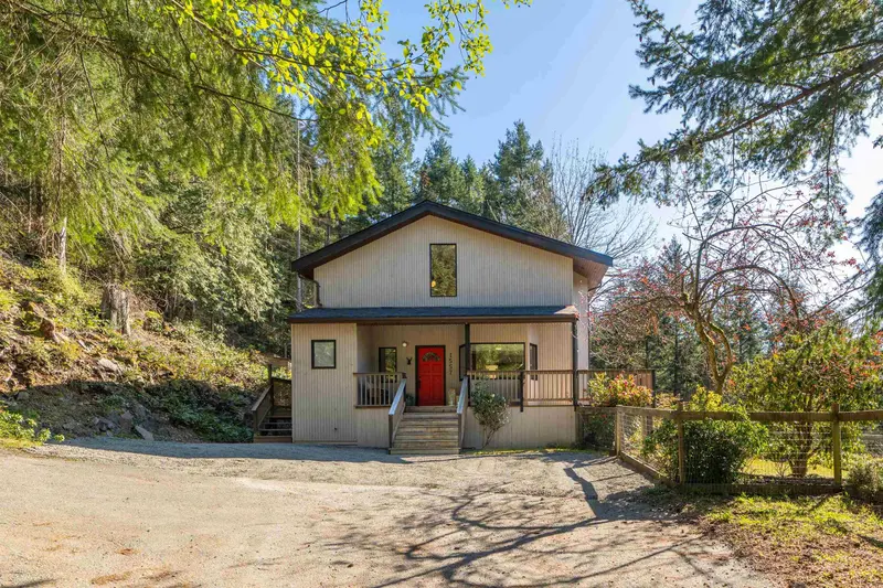 1557 WHITESAILS DRIVE - photo 2 of 25